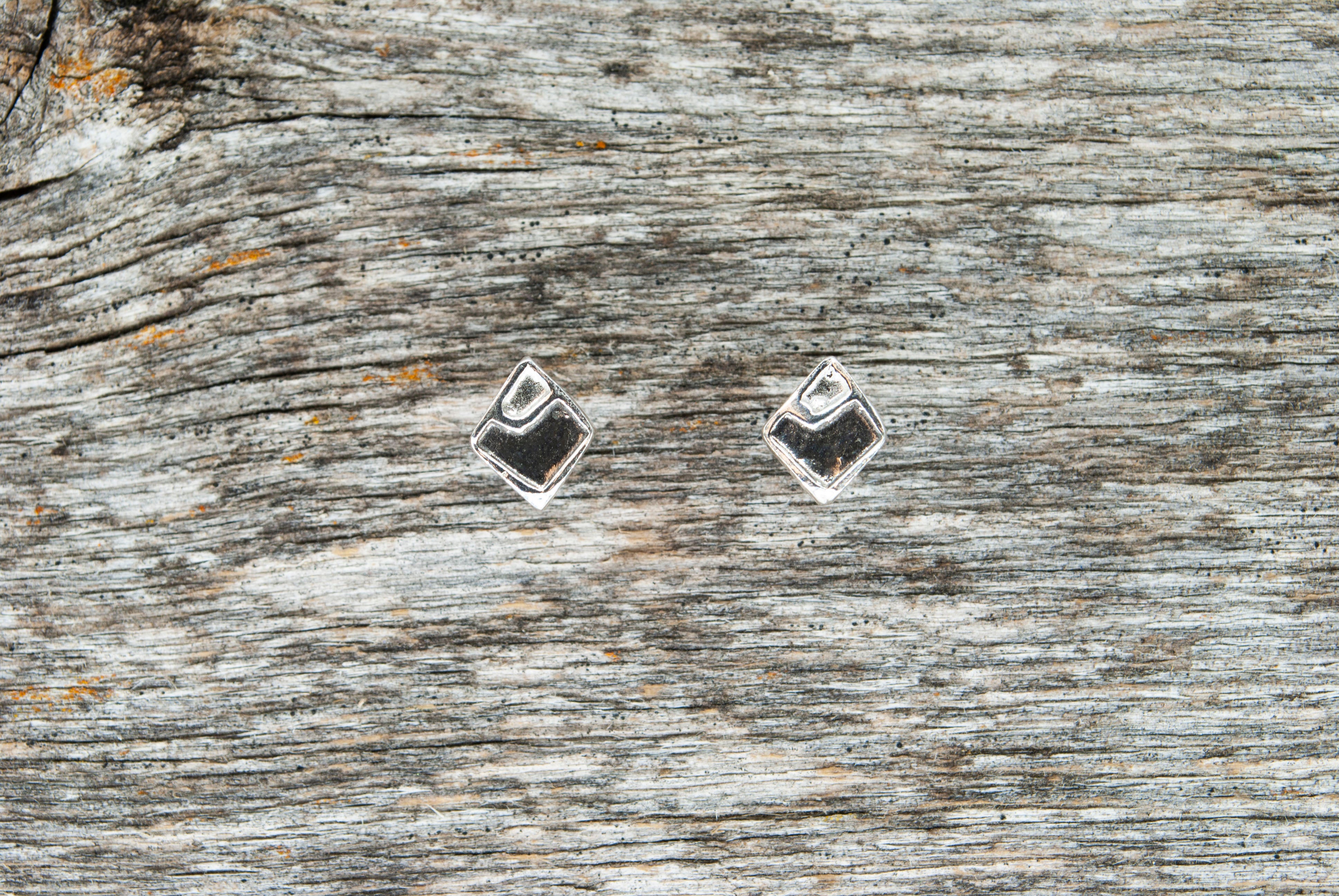 Itty Bitty Mountain Studs